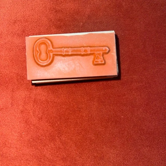 Key 🔑 - Picture 3 of 3